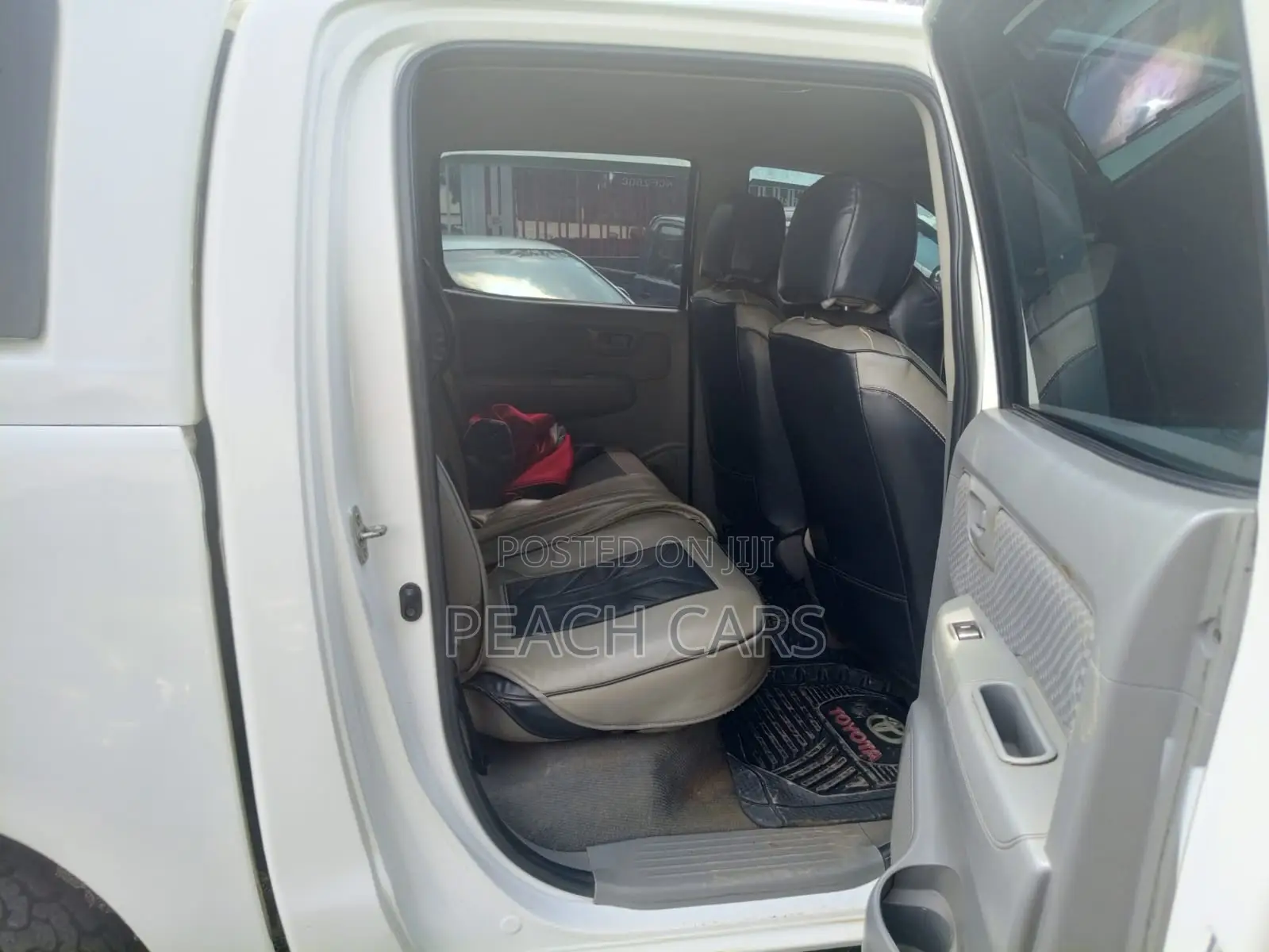 Toyota Hilux 2009 White