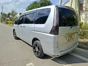 Nissan Serena 2014 Silver