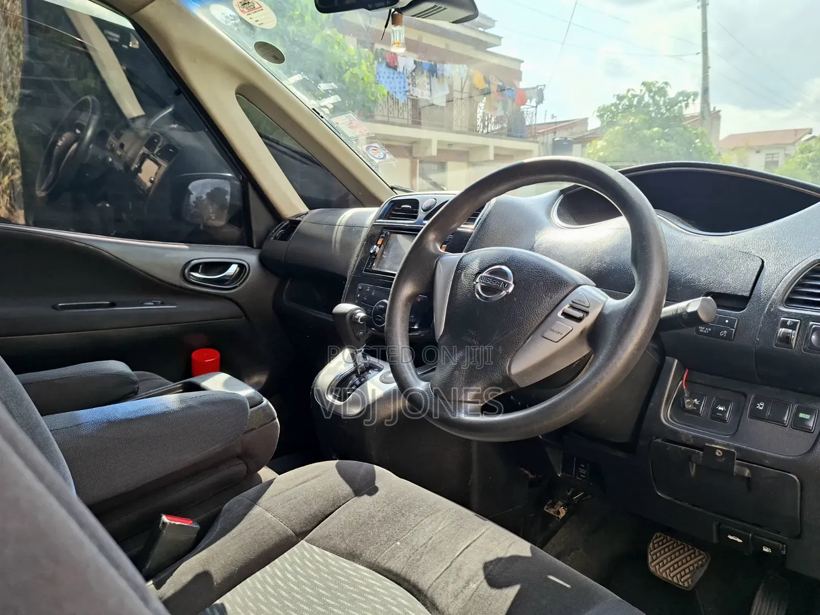 Nissan Serena 2014 Silver