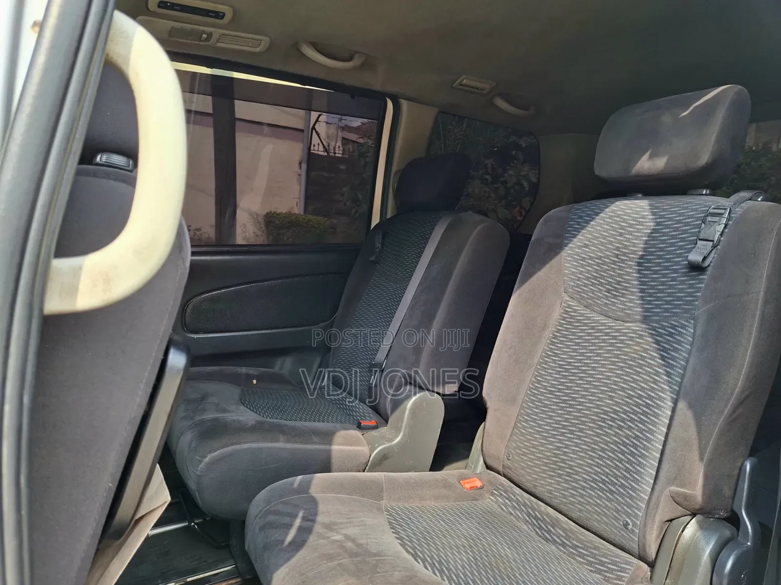 Nissan Serena 2014 Silver