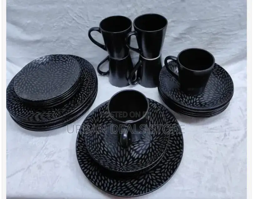Black Leaf Dinner Set