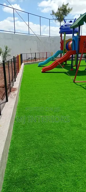 Artificial Lawn Carpet for Outdoor Entertainment Spaces