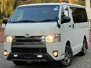 Toyota HiAce 2019 White