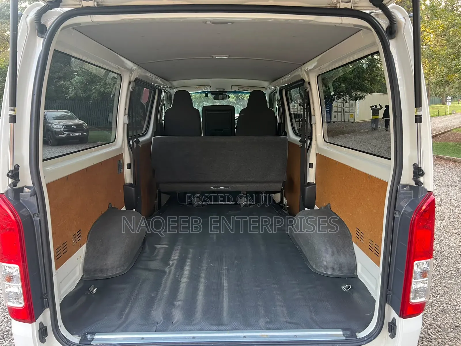 Toyota HiAce 2019 White