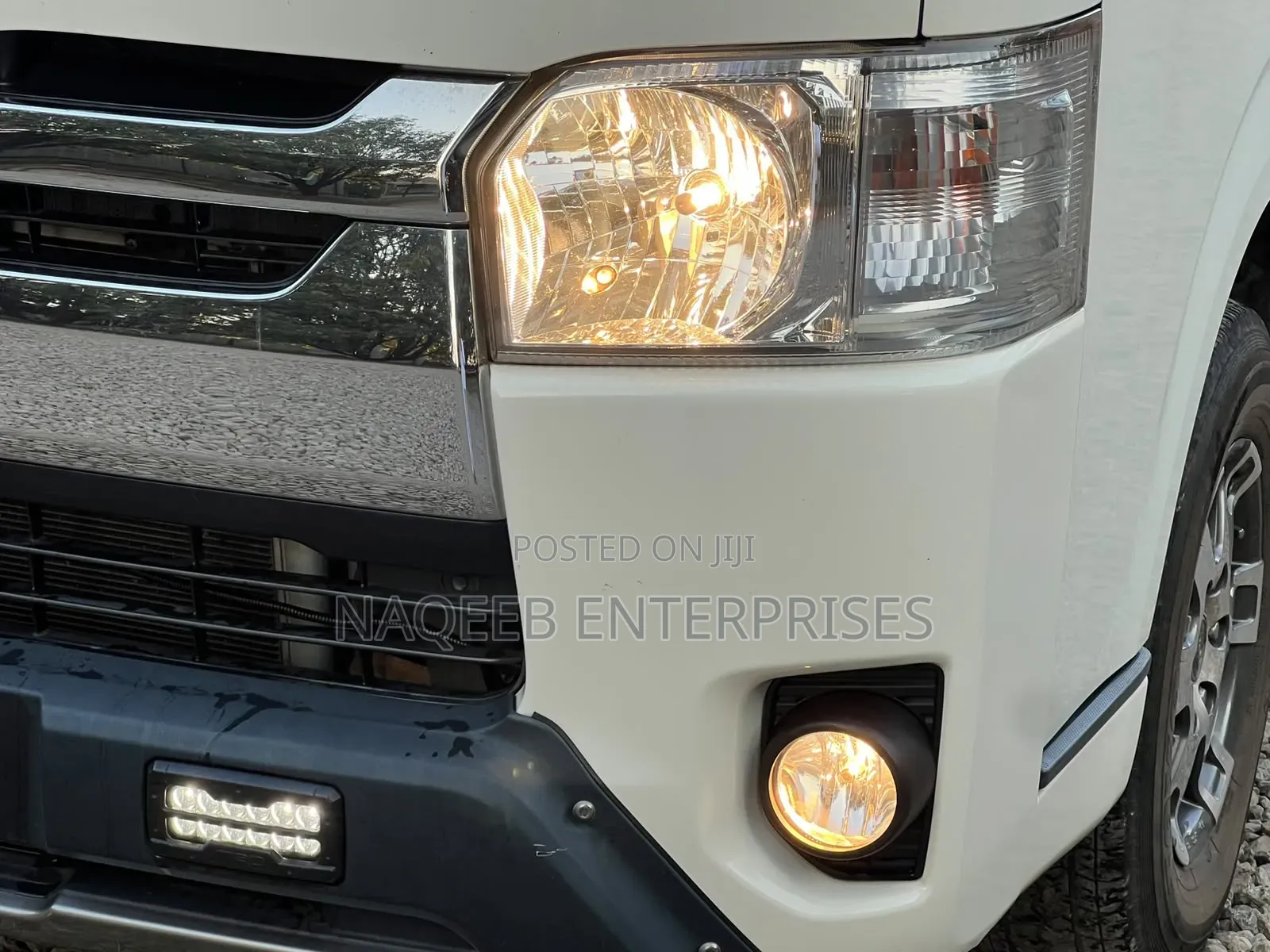 Toyota HiAce 2019 White
