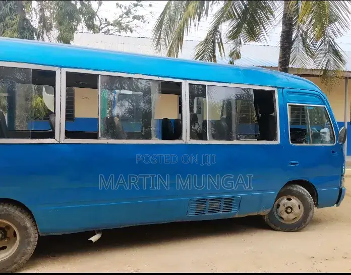 Toyota Coaster 2005 Blue