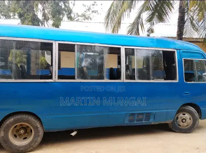 Toyota Coaster 2005 Blue