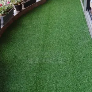 Premium Synthetic Grass for Outdoor Home Décor