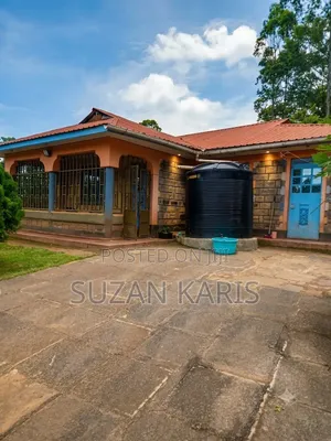5bdrm Mansion in Riverside, Kitutu Central for sale