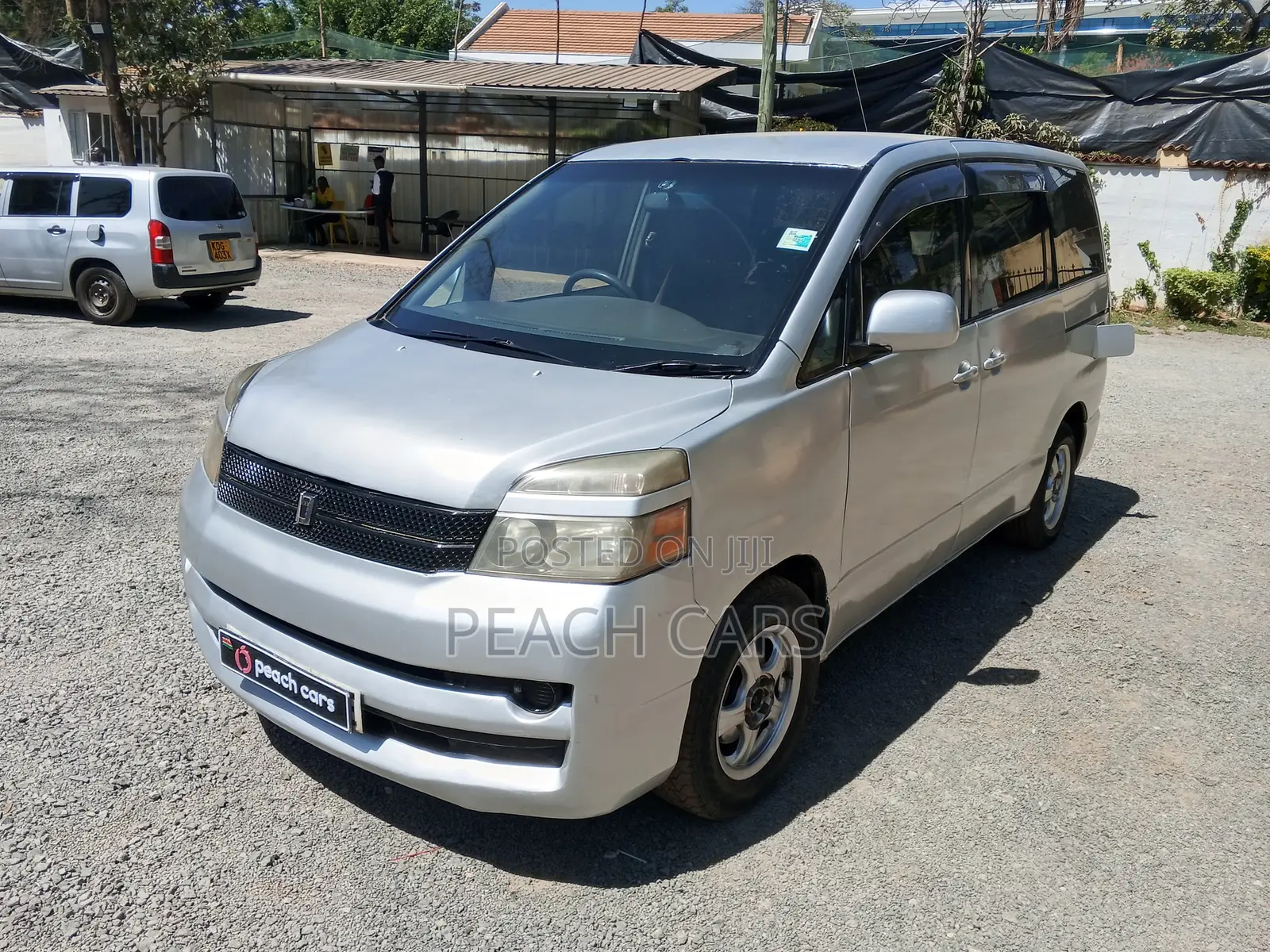 Toyota Voxy 2004 Silver