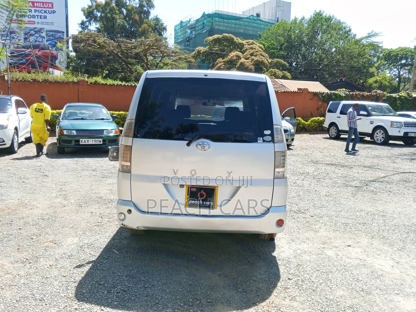 Toyota Voxy 2004 Silver