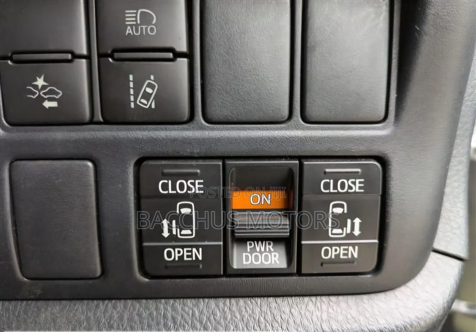 Toyota Voxy 2019 Silver