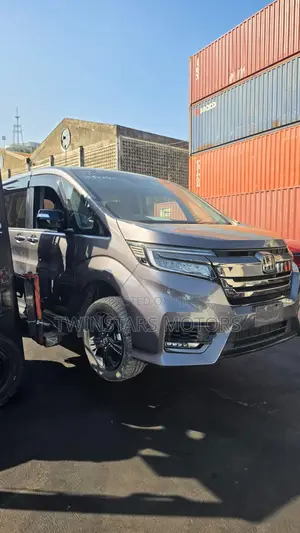 Honda Stepwgn 2019 Gray