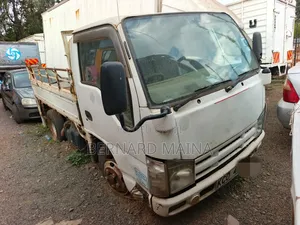 Isuzu Elf Yom 2011