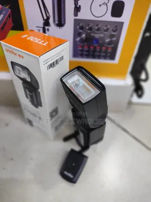 Godox Tt520 Ii Speedlite With Remote Trigger for DSLRS