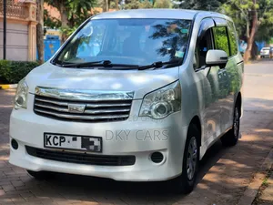 Toyota Noah 2013 White