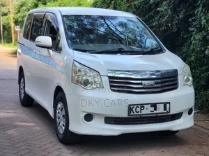 Toyota Noah 2013 White