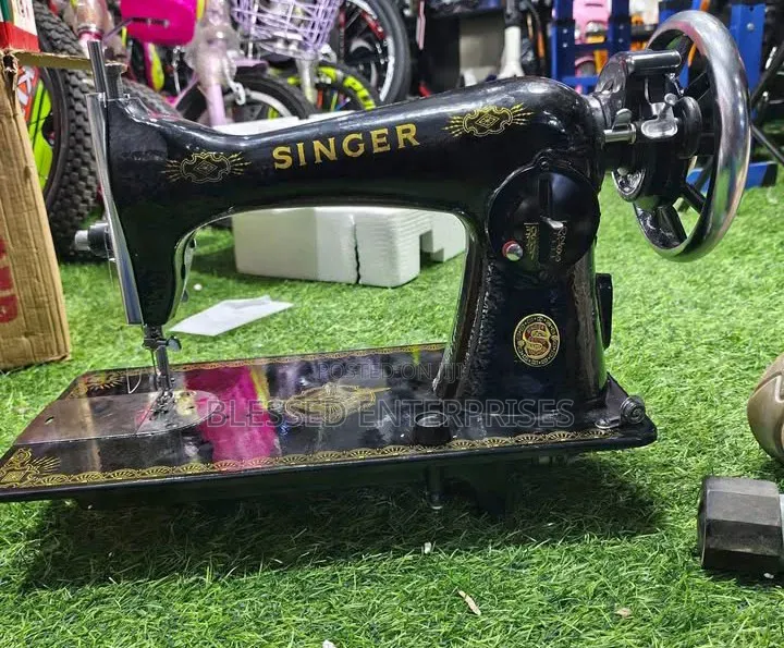 Model 15 Singer With Imported Table