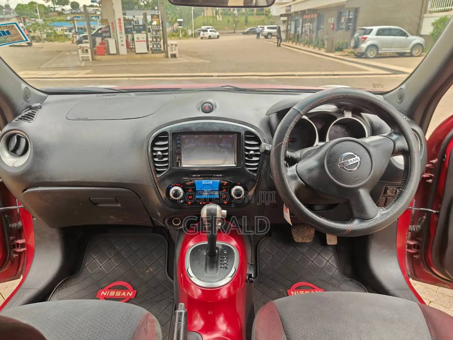 Nissan Juke 2011 Red