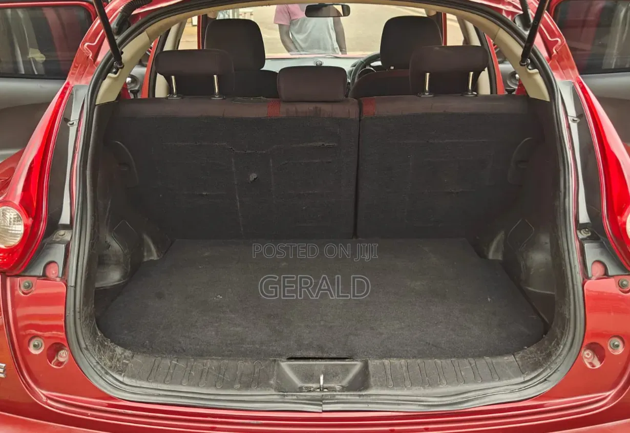 Nissan Juke 2011 Red