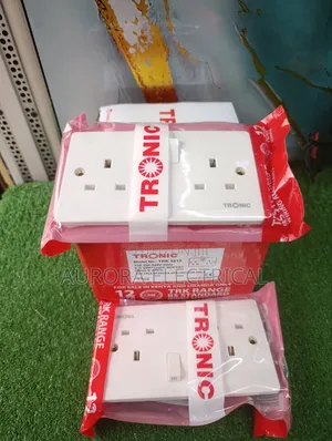13 Amp Tronic Double Socket.