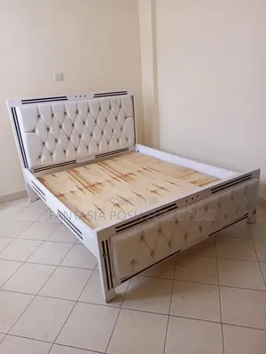 White 5x6 Padded Bed (Mocket Beds)