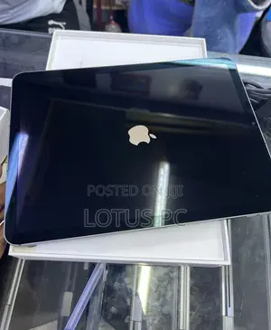 Apple iPad Air (2022) 64 GB Gray
