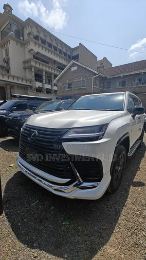 Lexus LX 2022 White