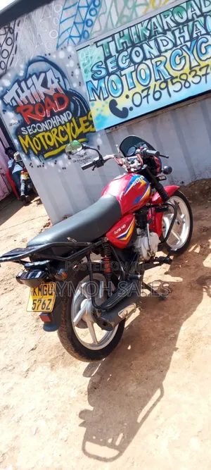 Bajaj Boxer 125 2025 Red