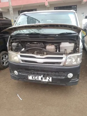 Toyota HiAce 2013 White
