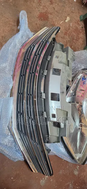 Nissan Note 2012 Grille