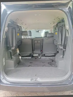 Toyota Voxy 2011 Blue