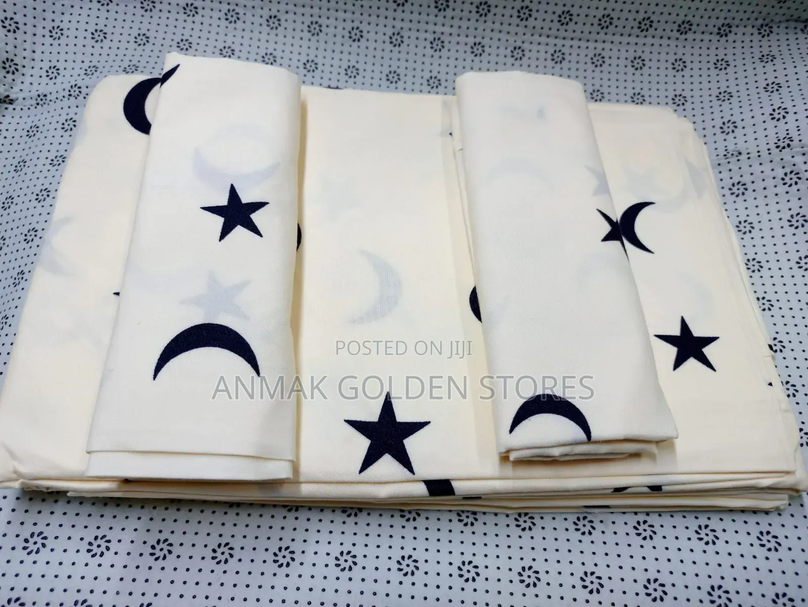 4 Pc Bedsheets 
2 PCS Bedsheets 
2 PCS Pillow Cases
