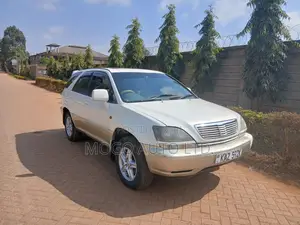 Toyota Harrier 2000 White