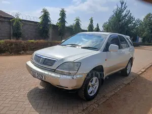 Toyota Harrier 2000 White