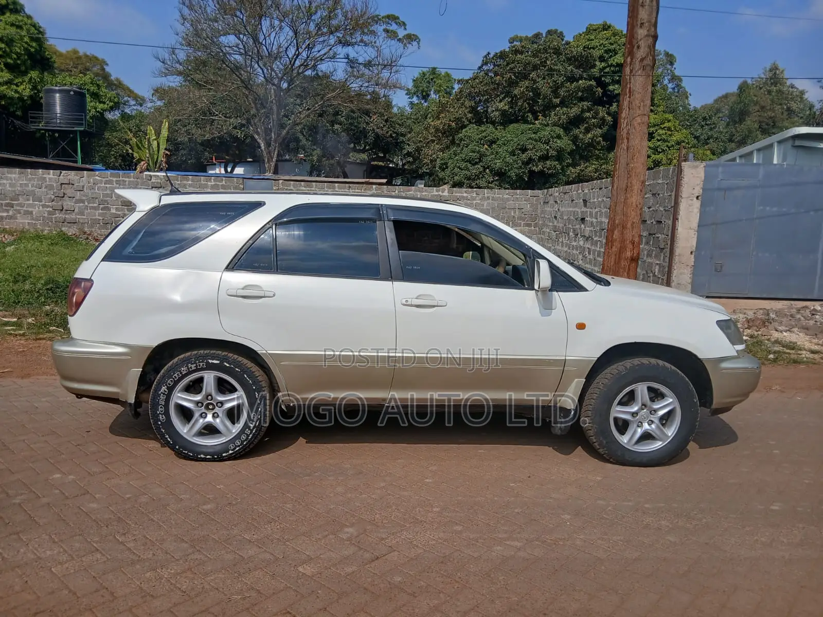 Toyota Harrier 2000 White