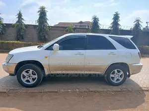Toyota Harrier 2000 White