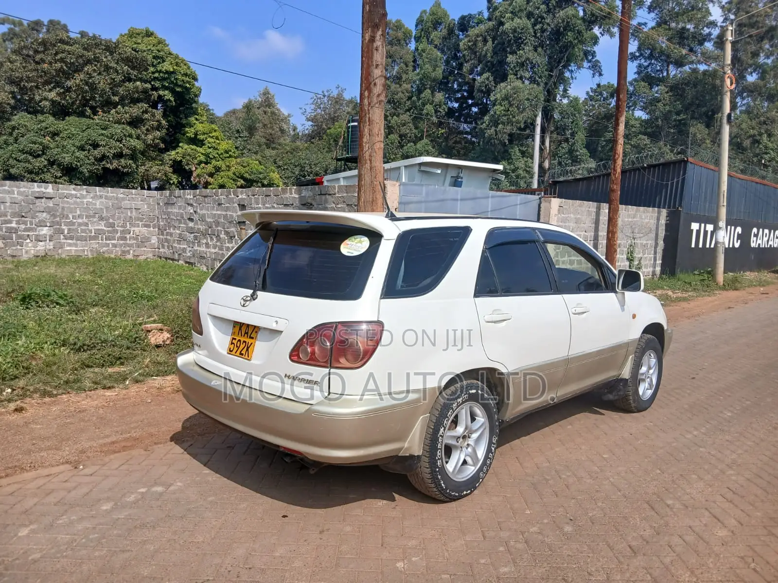 Toyota Harrier 2000 White