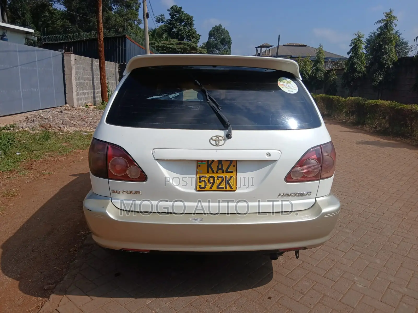 Toyota Harrier 2000 White
