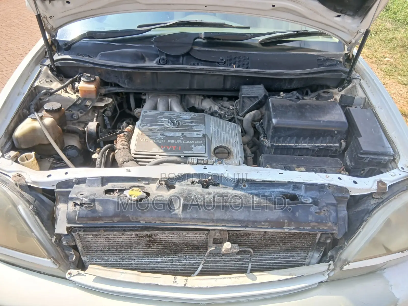 Toyota Harrier 2000 White