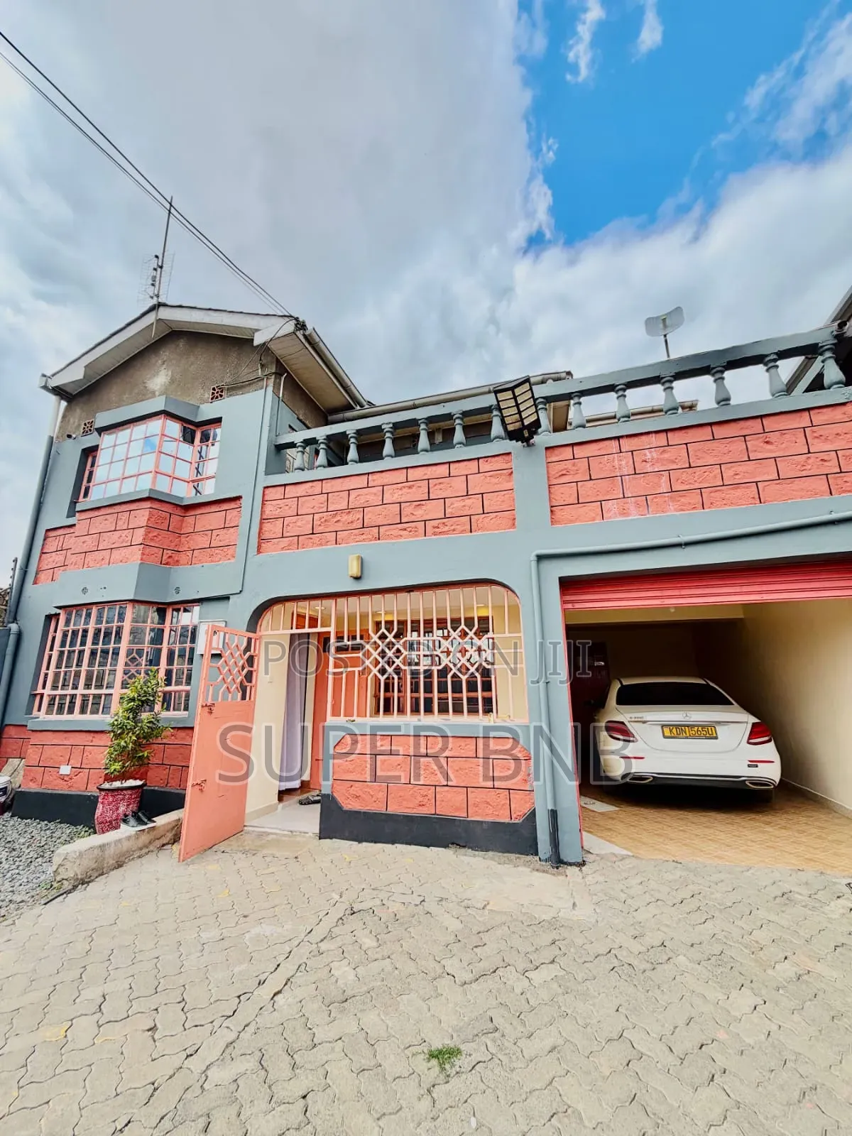 Airbnb 5 Bedrooms Own Compound Partying Ruracio