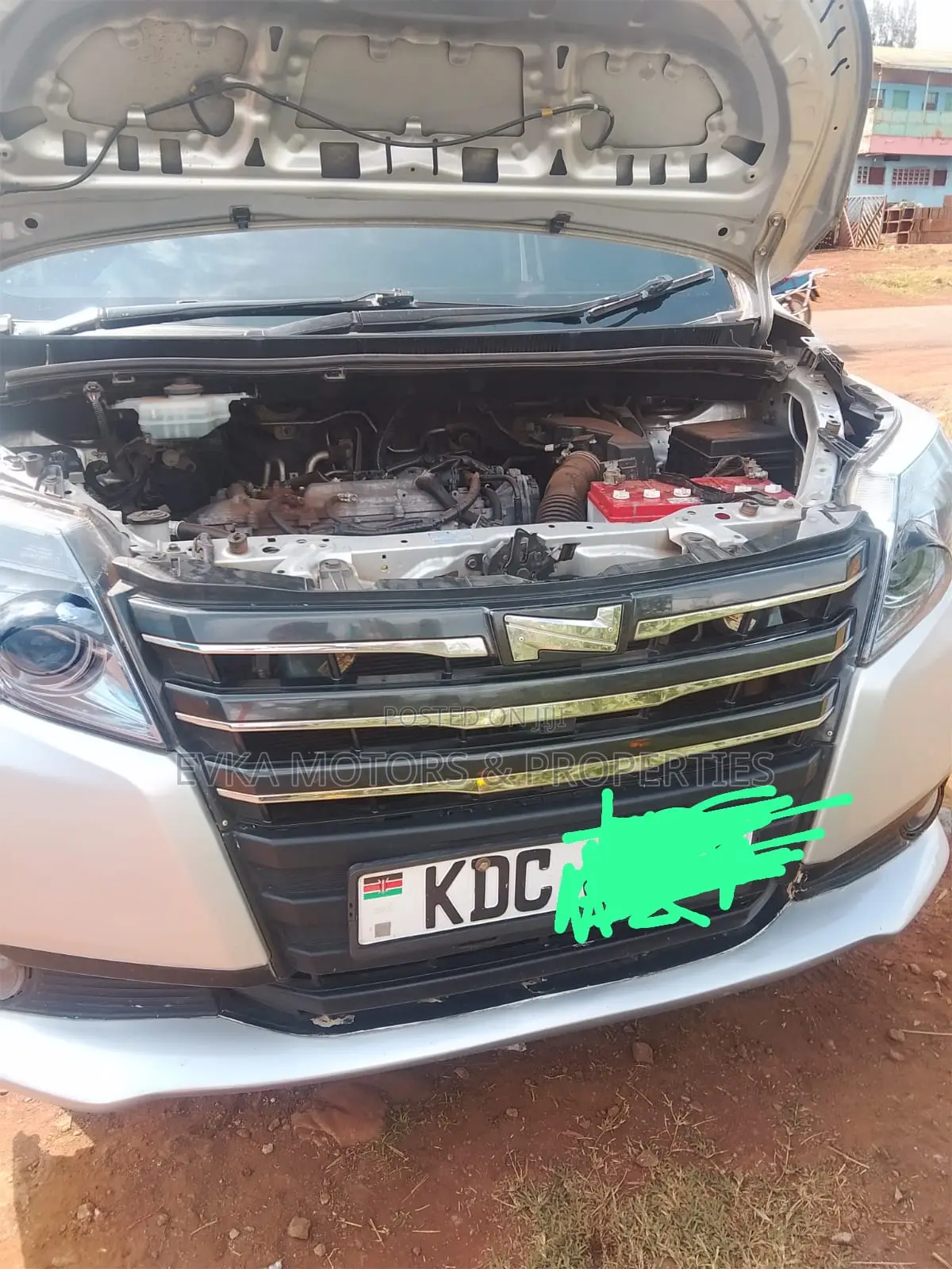 Toyota Noah 2014 Silver