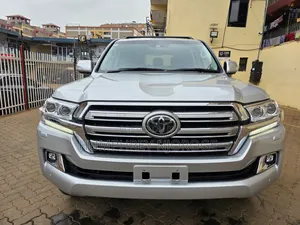 Toyota Land Cruiser 4.5 V8 VXR 2019 Silver