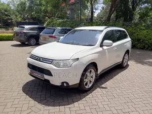 Mitsubishi Outlander 2014 White