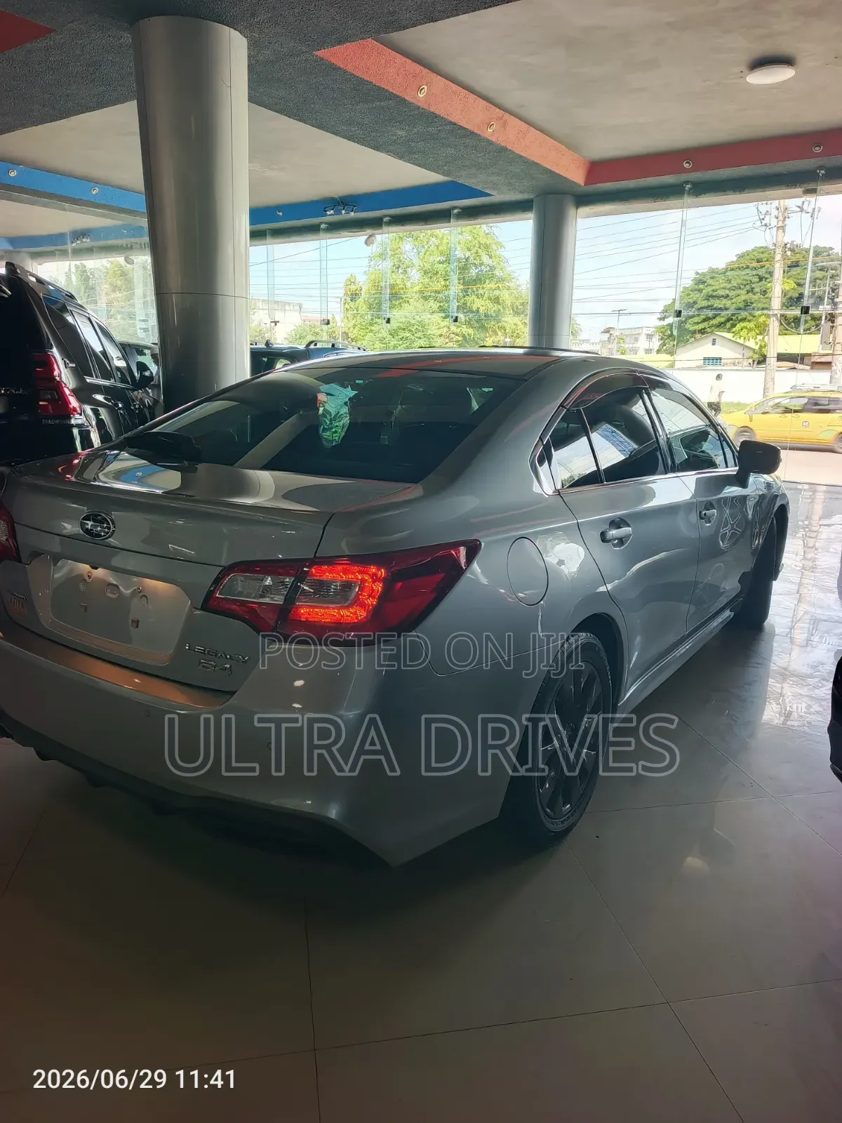 Subaru Legacy 2019 Silver