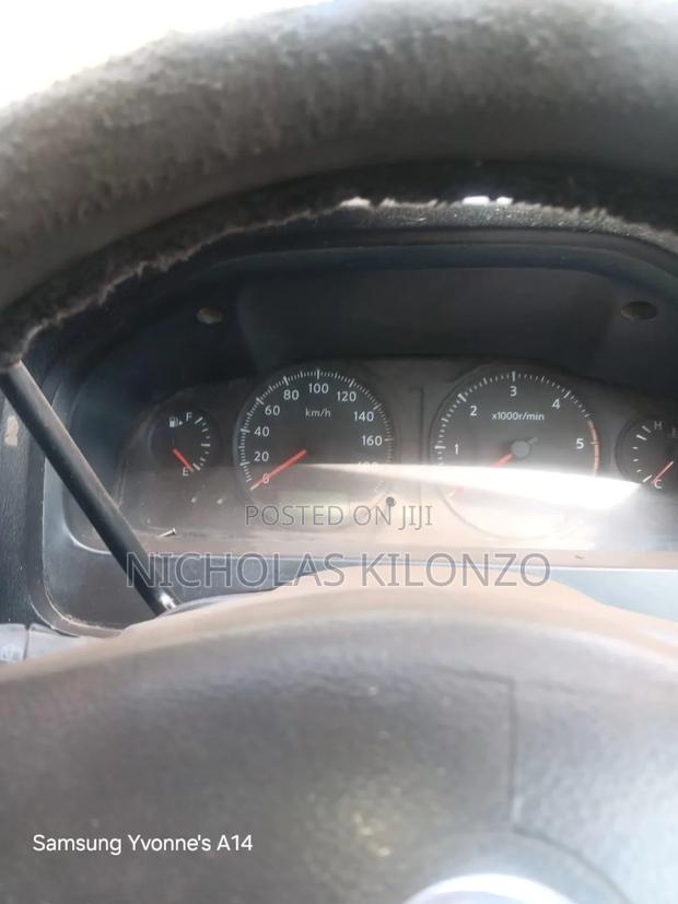 Nissan Caravan (Urvan) 2009 White - thumbnail 3