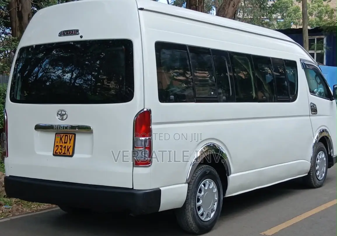 Toyota HiAce 2019 White