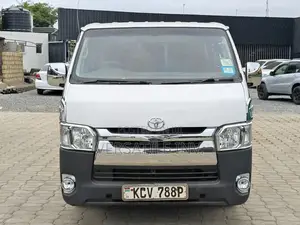 Toyota HiAce 2013 White