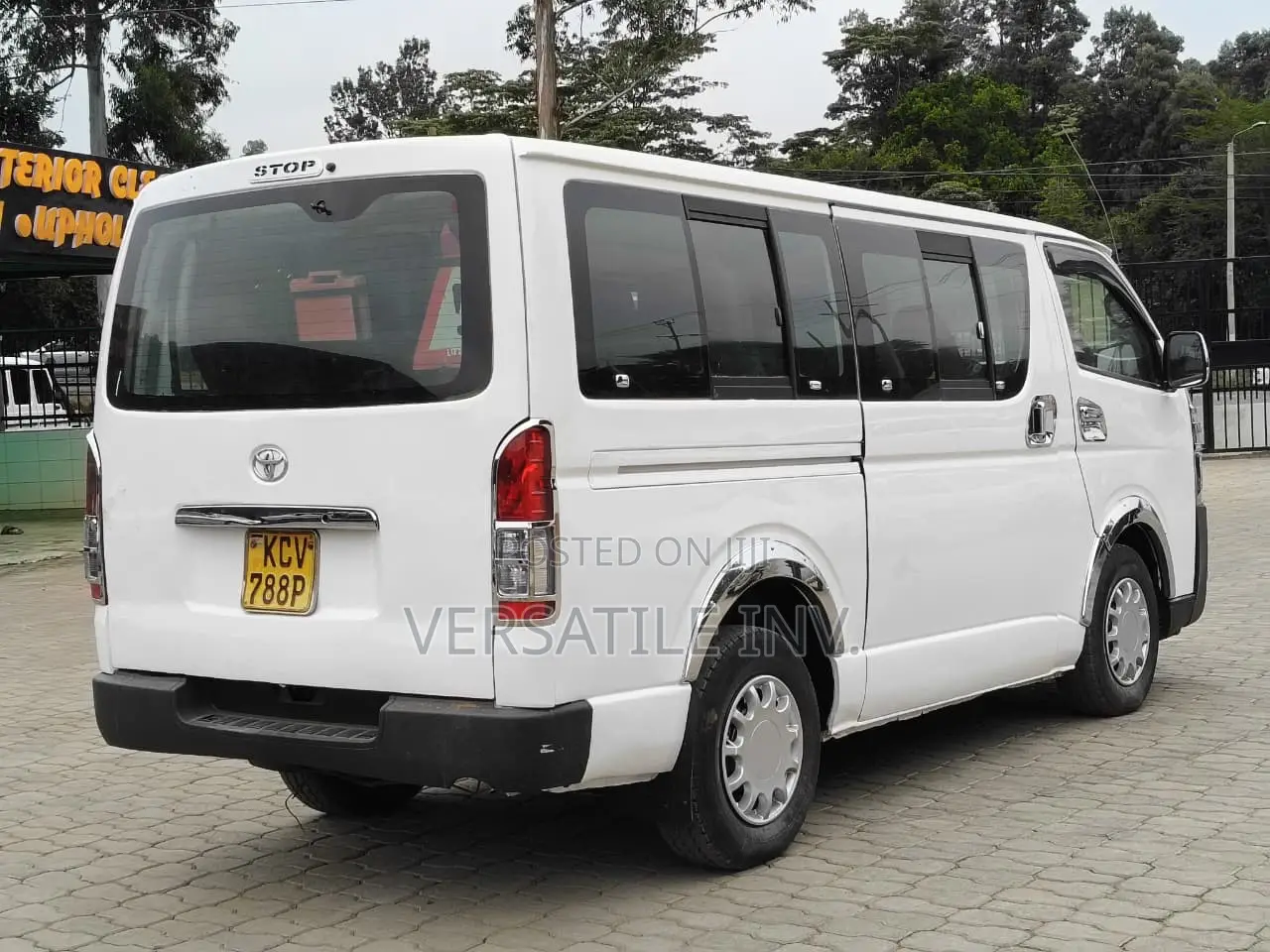 Toyota HiAce 2013 White