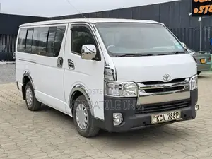 Toyota HiAce 2013 White